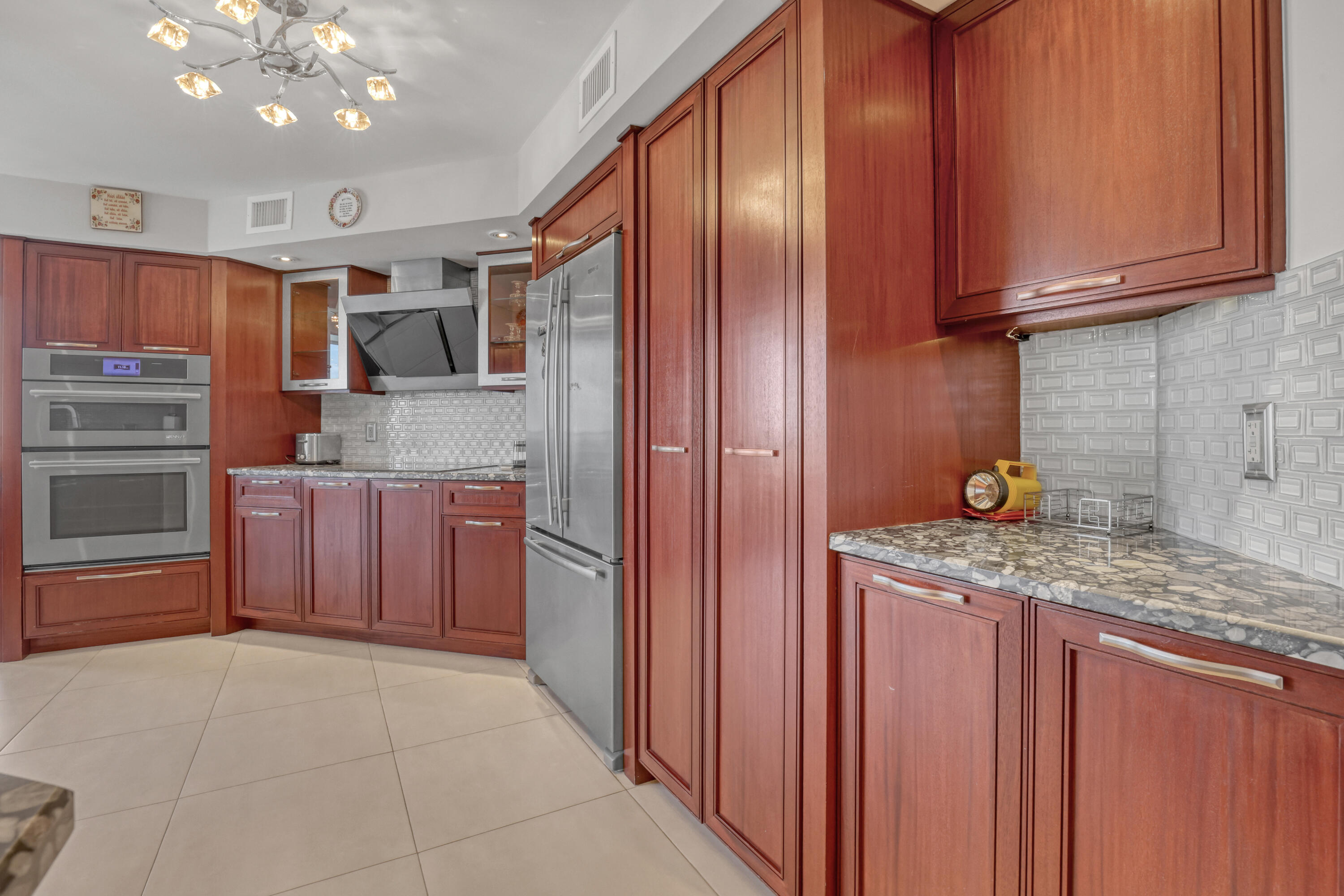 5200 North Ocean Drive, Unit 1902 Riviera Beach, FL 33404 - Photo 14 of 104 kitchen