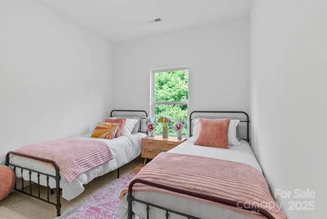 $349,900 | 184 Cherry Spgs Lane, Unit 1B, Asheville, NC 28804