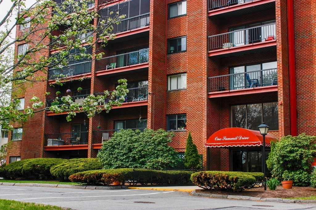 1 Summit Drive, Unit 24 Reading, MA 01867 - Photo 1 of 15