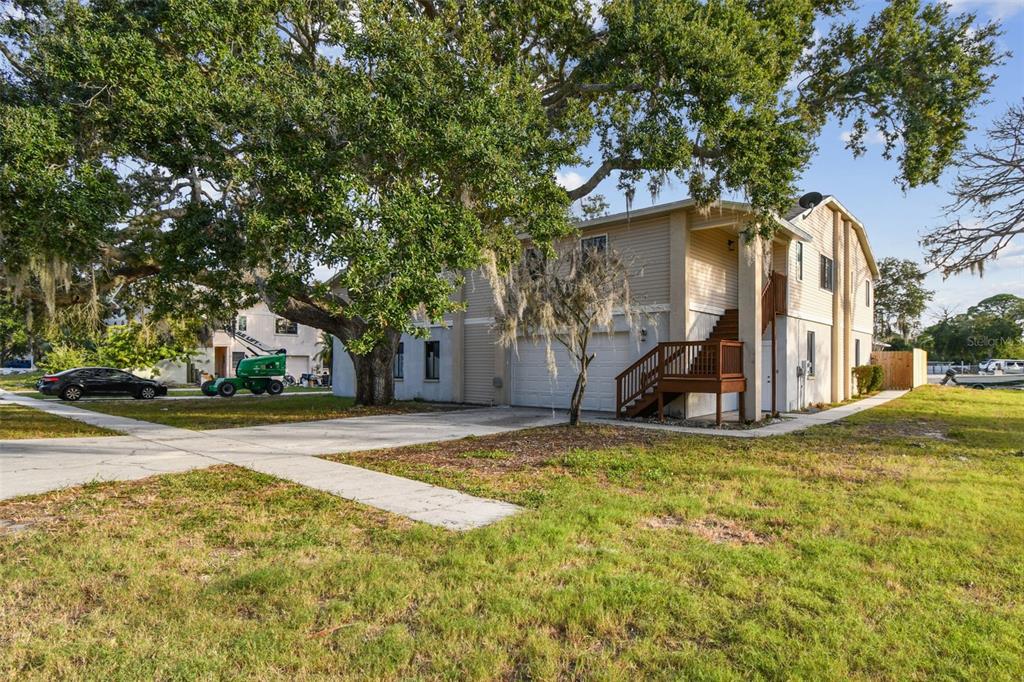 1734 Rumar Lane Holiday, FL 34691 - Photo 4 of 100