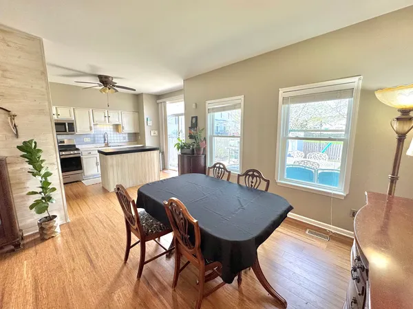 $299,000 | 704 Shannon Drive, Romeoville, IL 60446