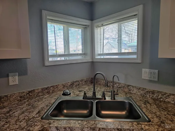 $214,900 | 516 West Ave C, Jerome, ID 83338