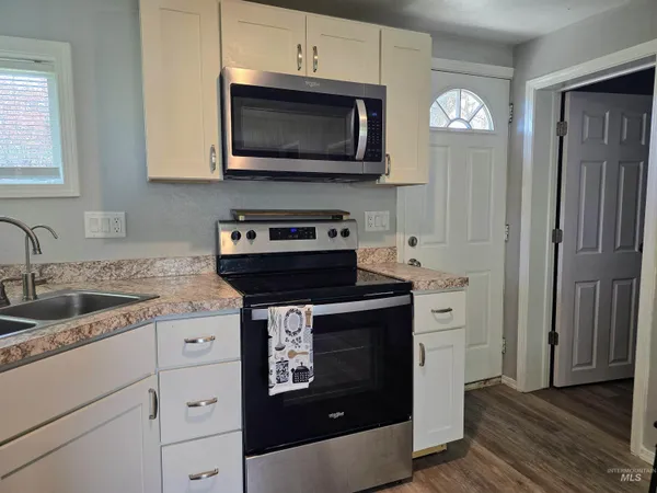 $214,900 | 516 West Ave C, Jerome, ID 83338