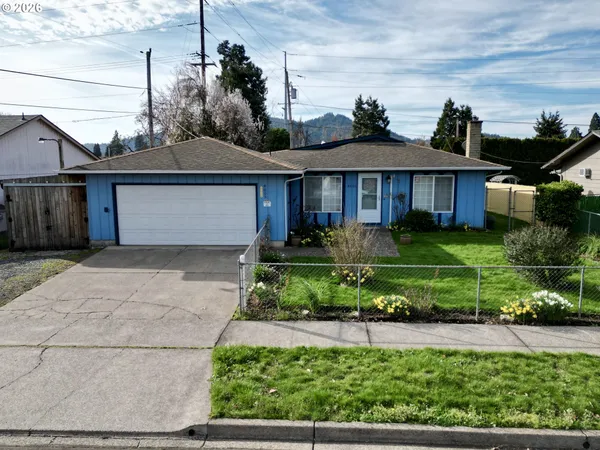 $385,000 | 4005 South F Street, Springfield, OR 97478