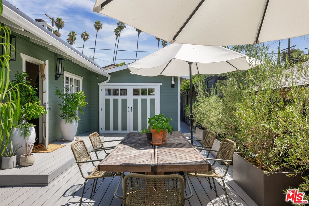 5152 Vincent Avenue Los Angeles, CA 90041 - Photo 27 of 36 a view of a table and chairs in patio