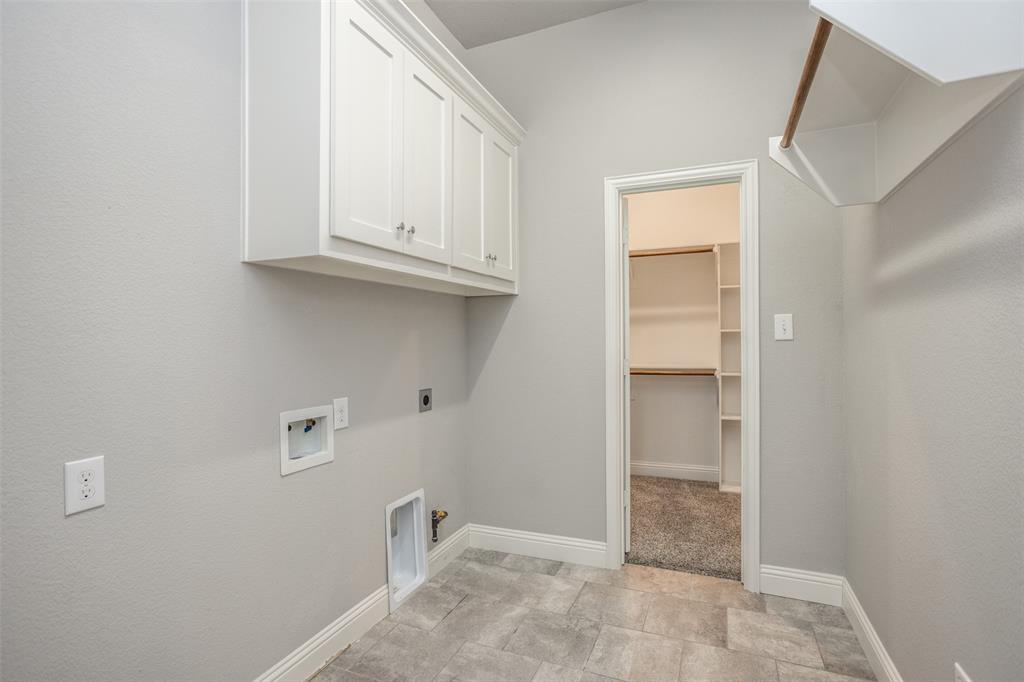 702 La Paloma Road Sanger, TX 76266 - Photo 31 of 40 a view of an empty room