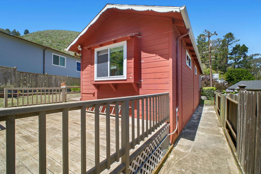 235 Modoc Place Pacifica, CA 94044 - Photo 7 of 38