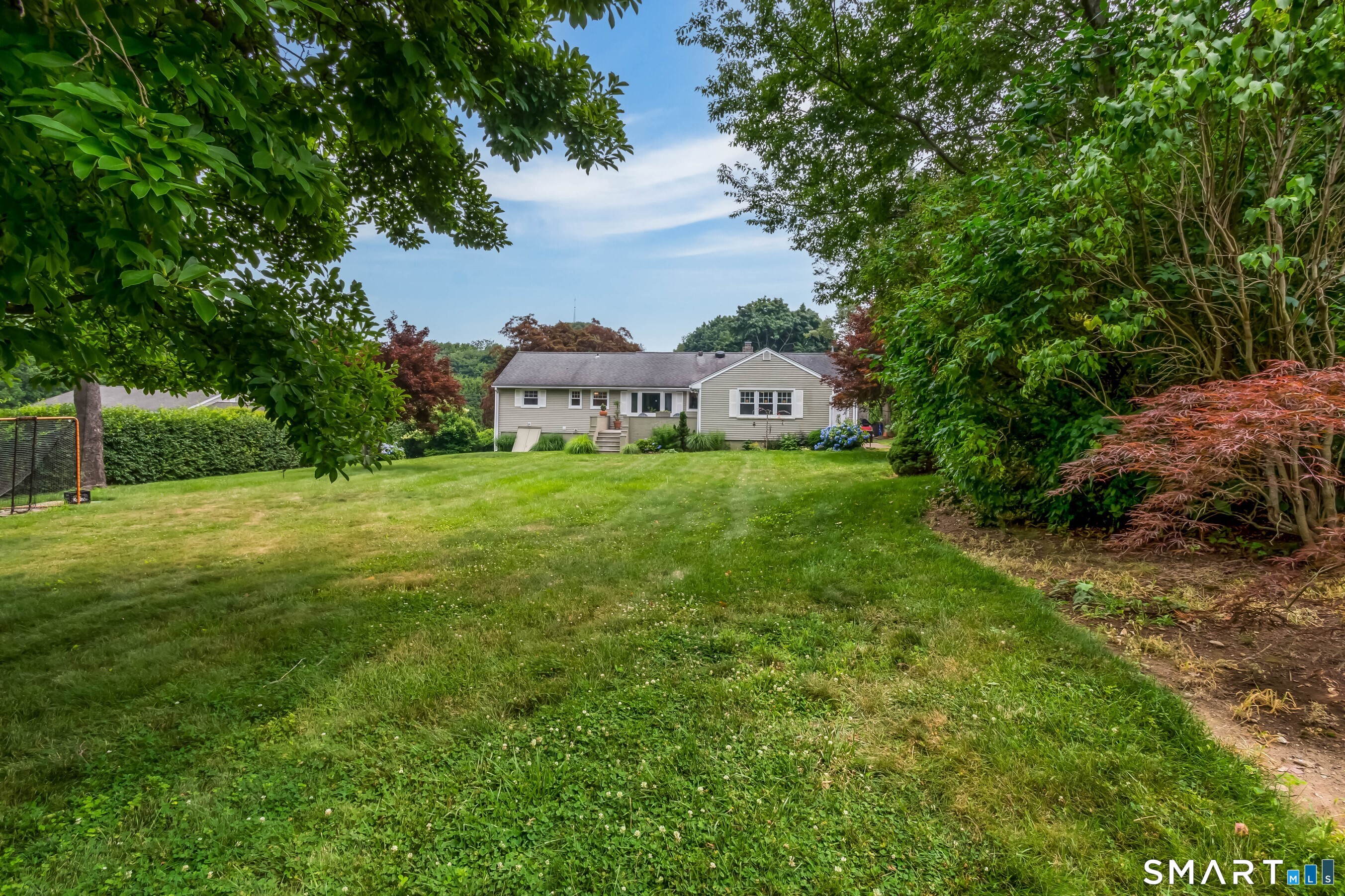 108 Colonese Road Fairfield, CT 06825 - Photo 3 of 25