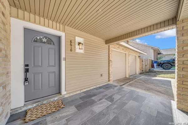 a view of entryway with front door