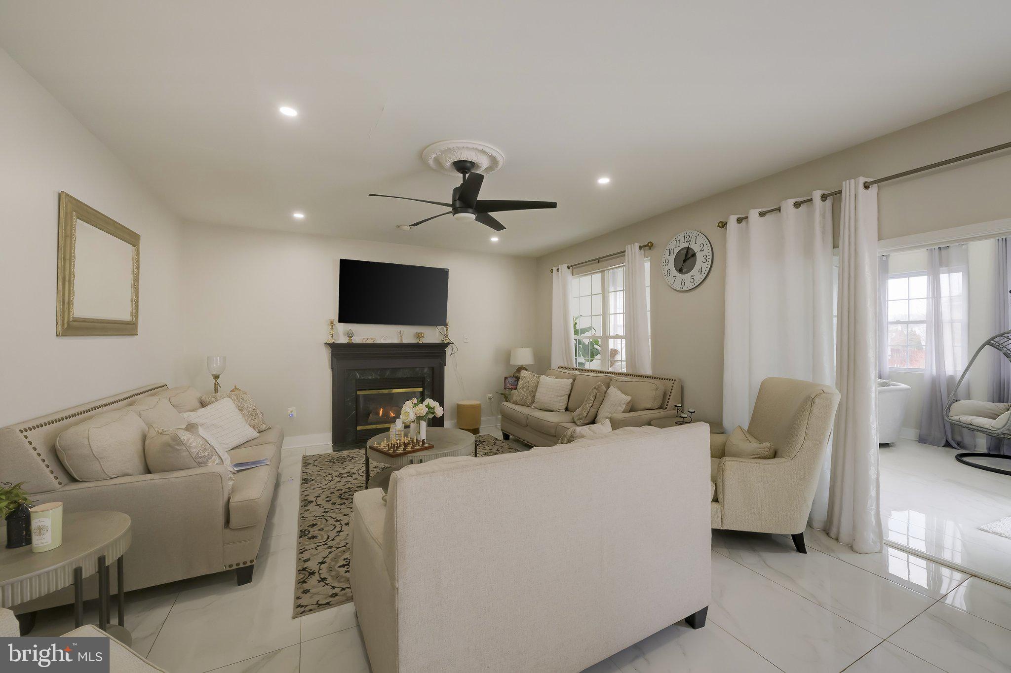 601 Crossover Court Frederick, MD 21703 - Photo 6 of 61 Bright and inviting living space.