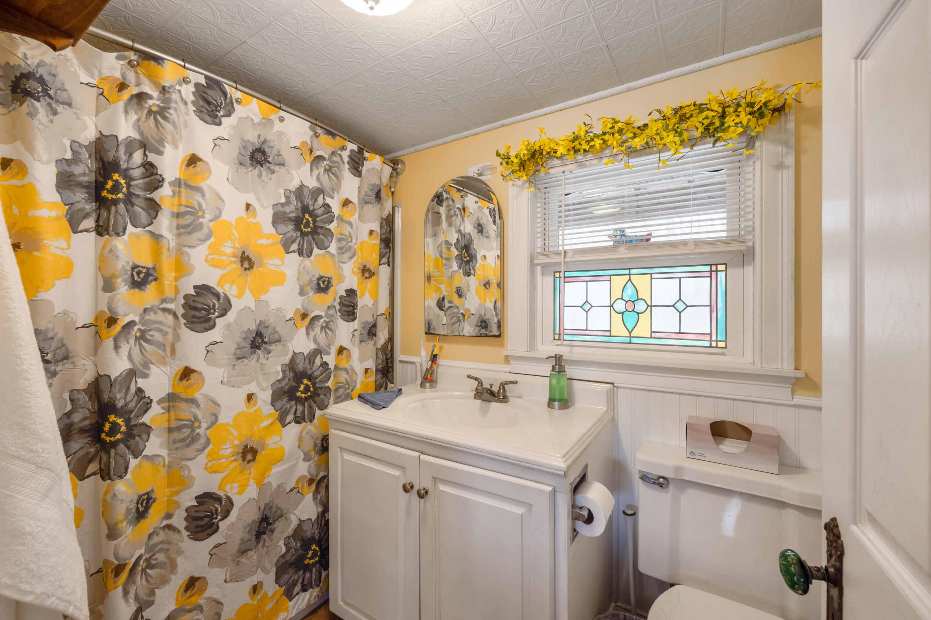204 Cat Mousam Road Kennebunk, ME 04043 - Photo 18 of 28 Full Bathroom, First Floor