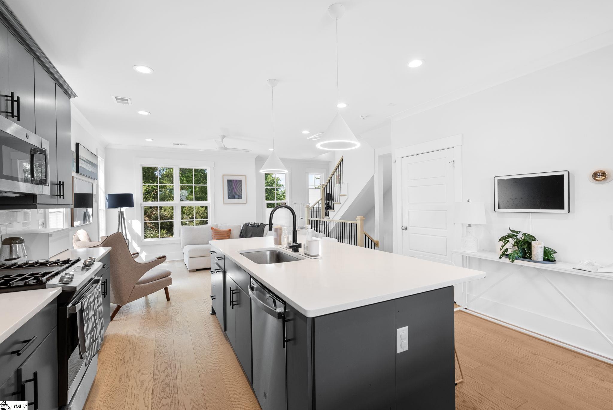 10 Hub Street Greenville, SC 29601 - Photo 7 of 43
