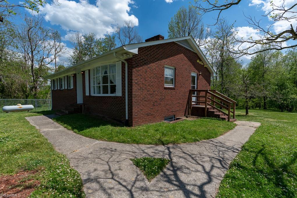 6227 Davis Mill Road Randleman, NC 27317 - Photo 6 of 28 Gallery Image 6