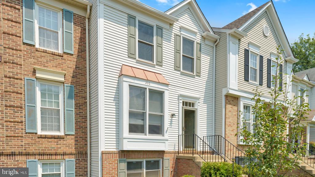 206 Harrogate Road Fredericksburg, VA 22406 - Photo 2 of 25