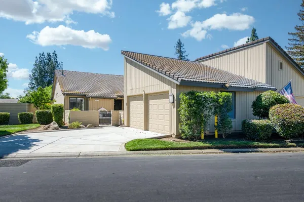 $349,500 | 1621 Tollhouse Lane, Clovis, CA 93611