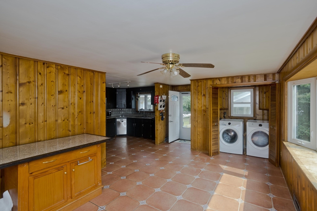 492 Morgan Road West Springfield, MA 01089 - Photo 14 of 31