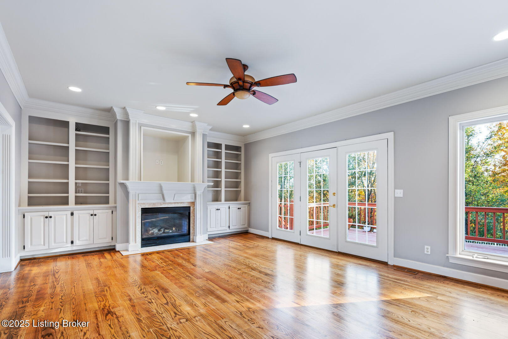 1914 Grand Ridge Road Louisville, KY 40214 - Photo 13 of 75 Family Room