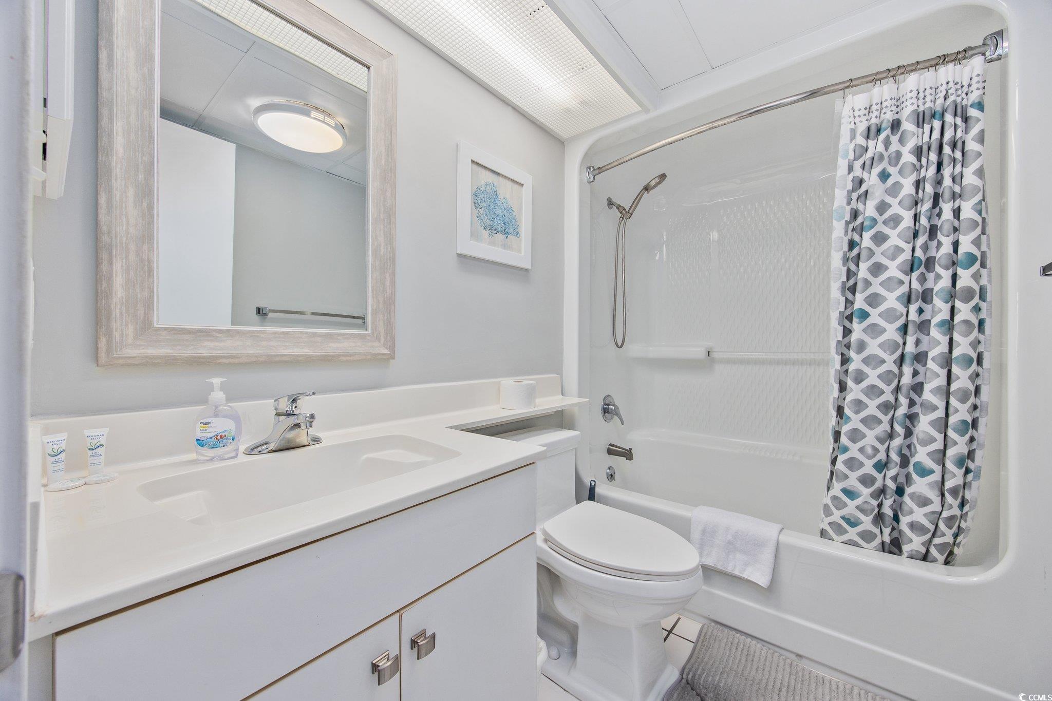 161 Seawatch Drive, Unit 1117 Myrtle Beach, SC 29572 - Photo 29 of 33 Full bath featuring shower / bath combo with showe