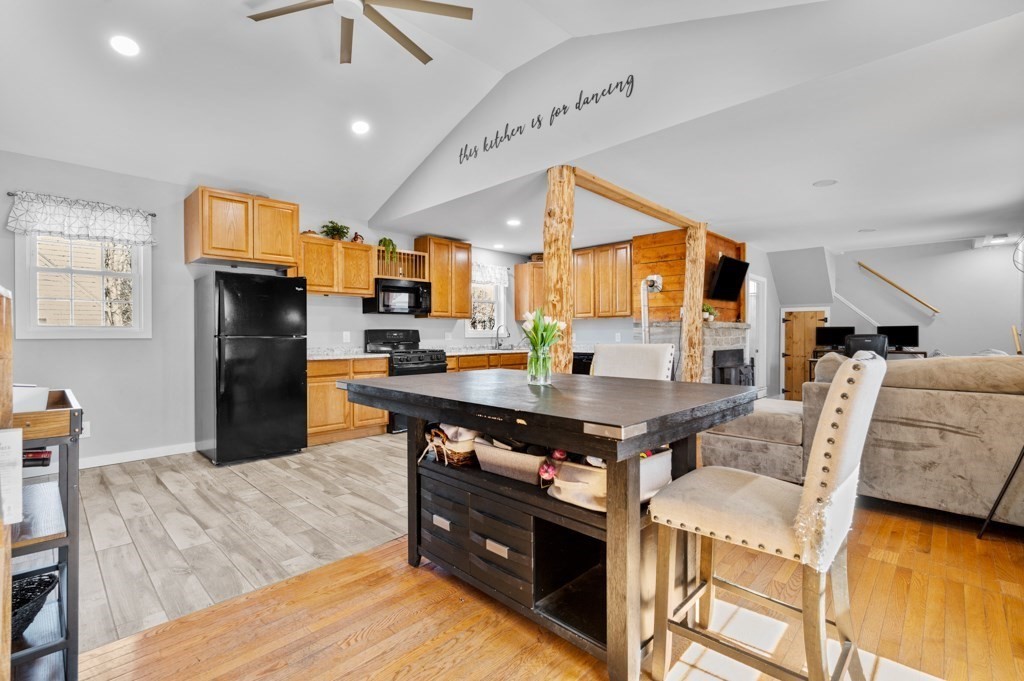 347 Whalom Road Lunenburg, MA 01462 - Photo 4 of 23 Gallery Image 4