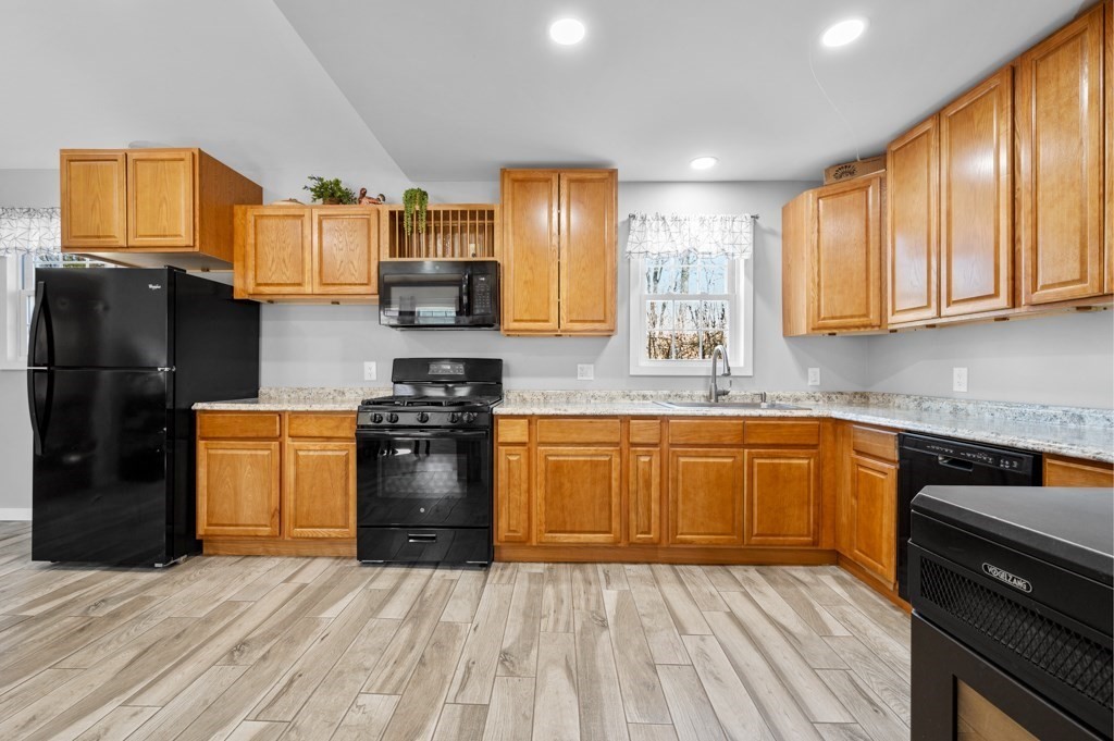 347 Whalom Road Lunenburg, MA 01462 - Photo 5 of 23 Gallery Image 5