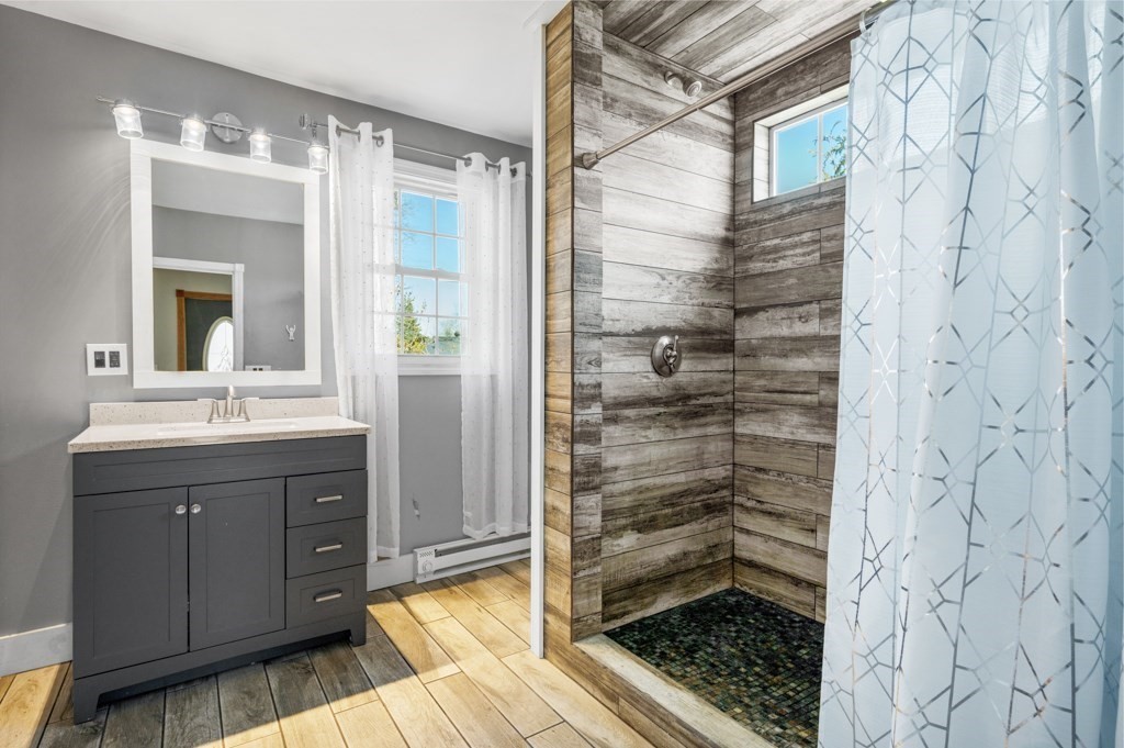 347 Whalom Road Lunenburg, MA 01462 - Photo 10 of 23 Gallery Image 10
