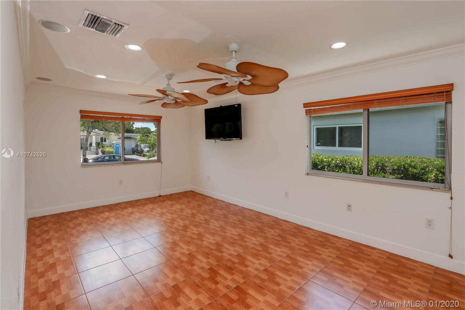 8271 Southwest 29th Street Miami, FL 33155 - Photo 13 of 24 Gallery Image 13