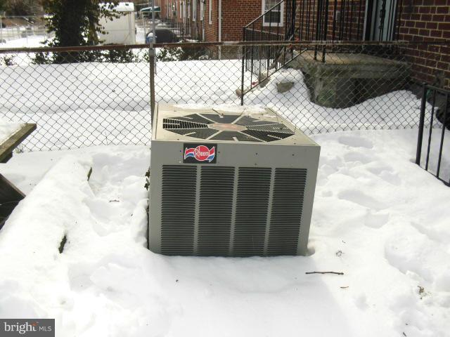 808 Reverdy Road Baltimore, MD 21212 - Photo 3 of 11 CAC Unit
