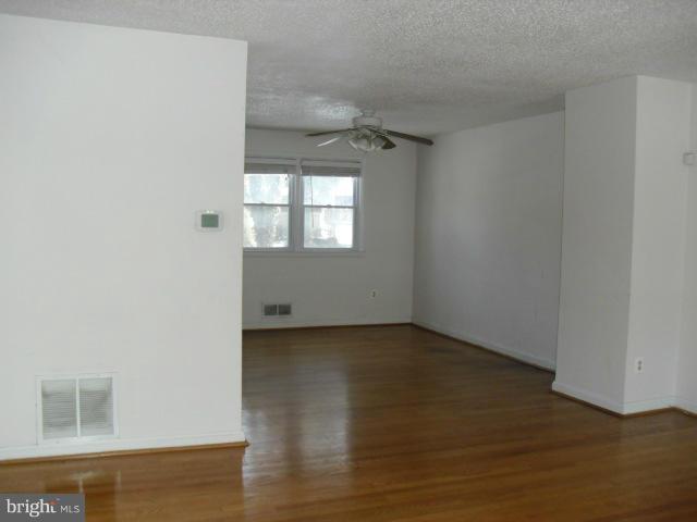 808 Reverdy Road Baltimore, MD 21212 - Photo 4 of 11 Living Room