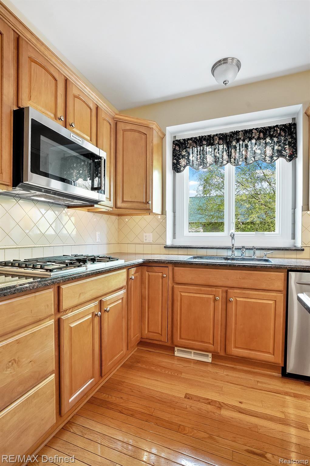1179 Terra Lane Rochester, MI 48306 - Photo 9 of 40 9.jpg