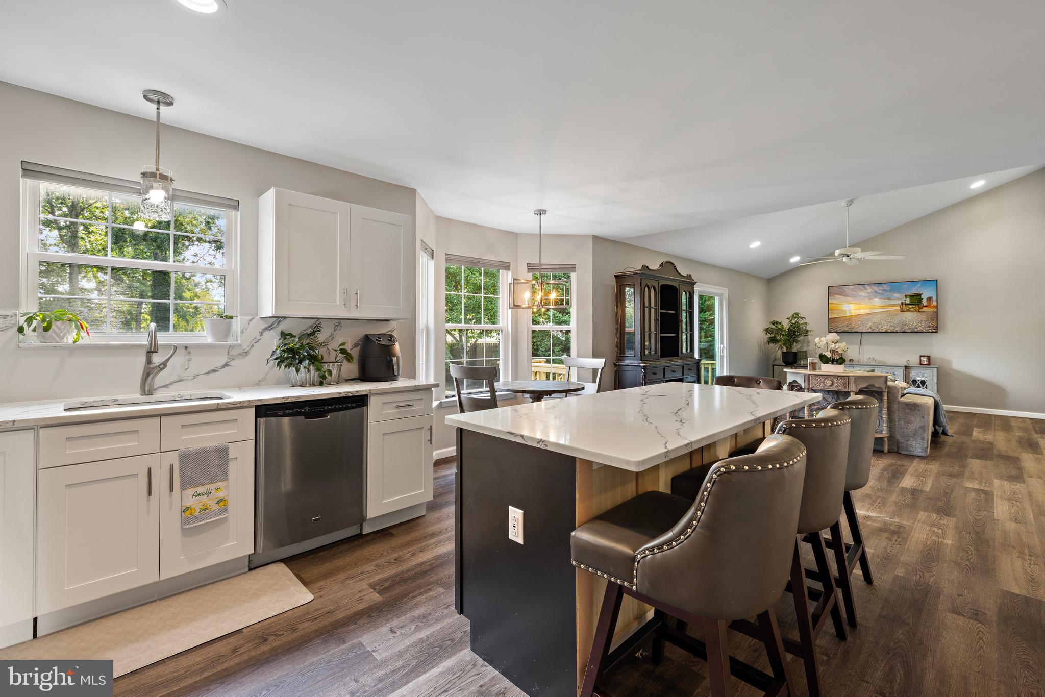 261 Wave Road Manahawkin, NJ 08050 - Photo 13 of 33 Gallery Image 13