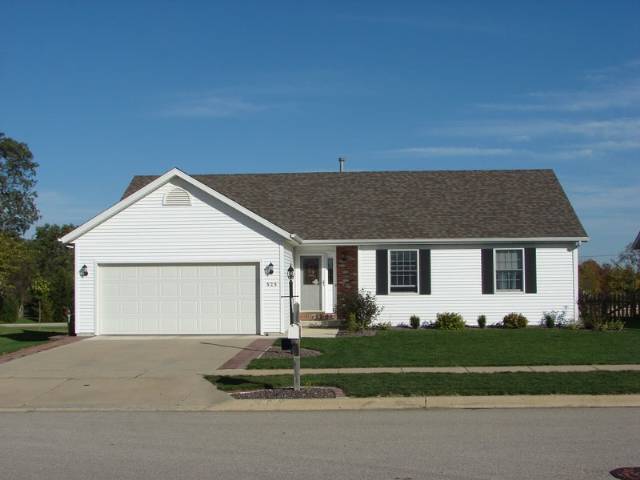 525 Greystone Washington, IL 61571 - Photo 1 of 9 Gallery Image 1