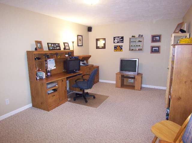 525 Greystone Washington, IL 61571 - Photo 7 of 9 Gallery Image 7