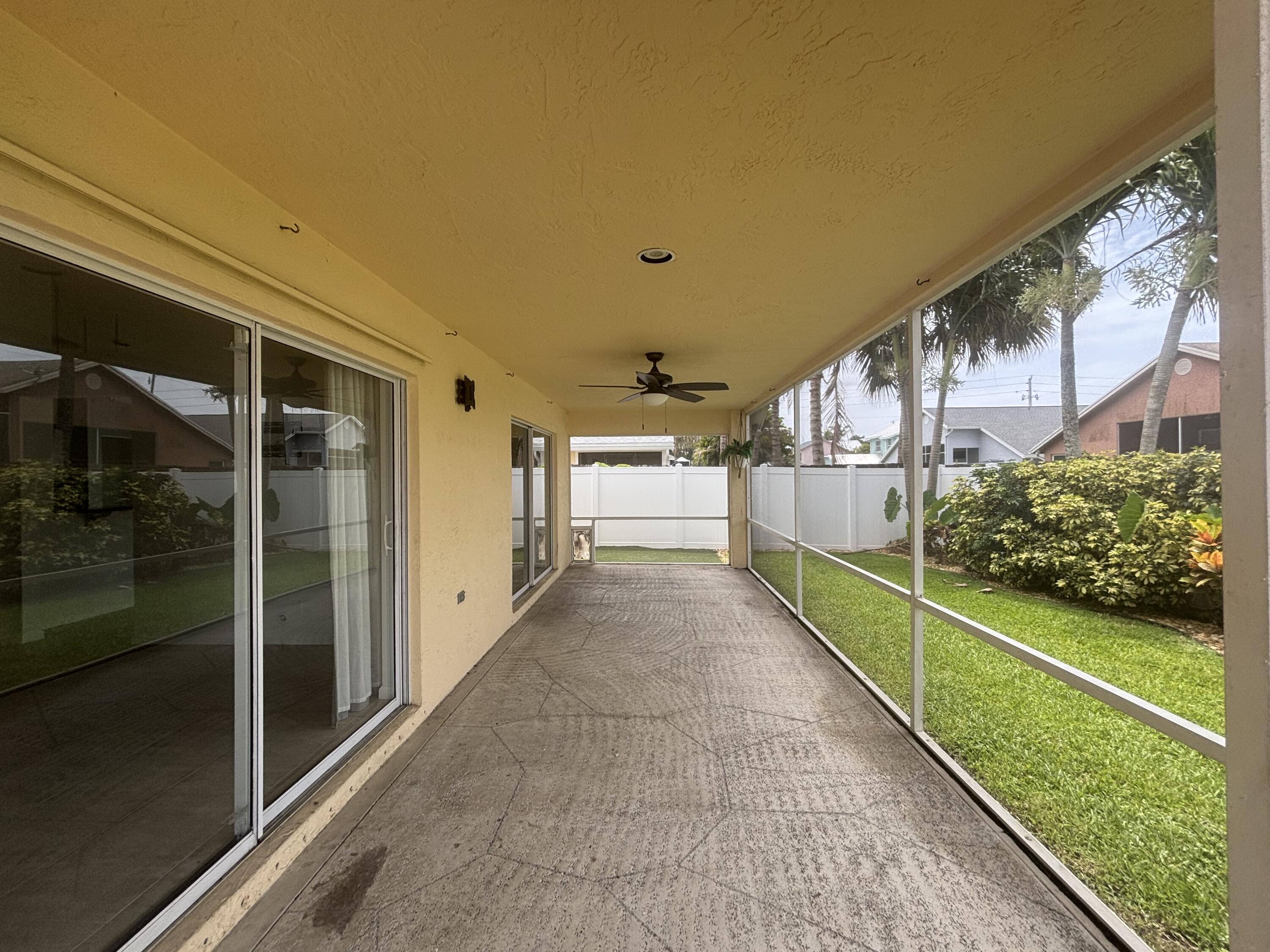6366 Barbara Street Jupiter, FL 33458 - Photo 4 of 18 IMG_7823