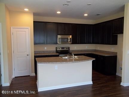 3334 Chestnut Ridge Way Orange Park, FL 32065 - Photo 11 of 24 CR Aspen kitchen
