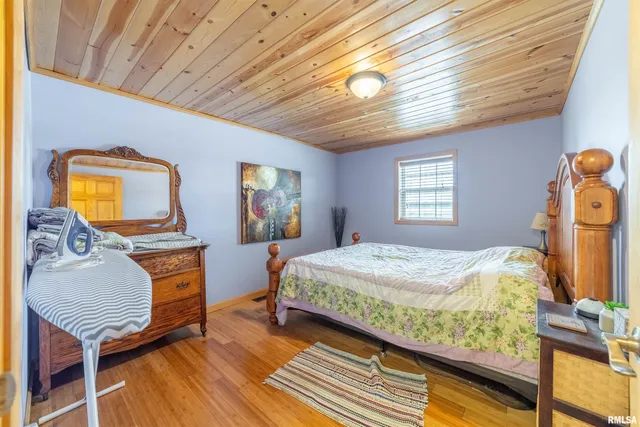 $262,500 | 85 North Co Road 2940, Augusta, IL 62311