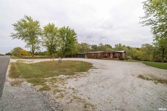 $262,500 | 85 North Co Road 2940, Augusta, IL 62311