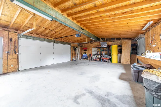 $262,500 | 85 North Co Road 2940, Augusta, IL 62311