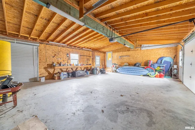 $262,500 | 85 North Co Road 2940, Augusta, IL 62311