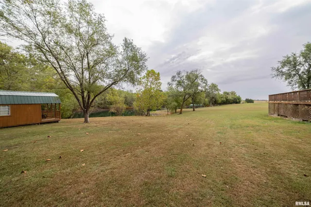 $262,500 | 85 North Co Road 2940, Augusta, IL 62311