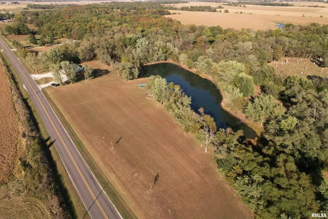 $262,500 | 85 North Co Road 2940, Augusta, IL 62311