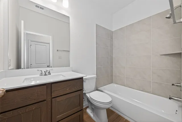 $2,400 | 5015 Bowen Pr Drive, Rosenberg, TX 77471