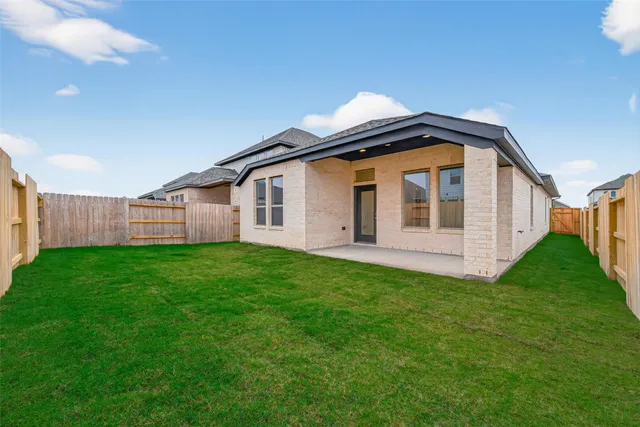 $2,400 | 5015 Bowen Pr Drive, Rosenberg, TX 77471