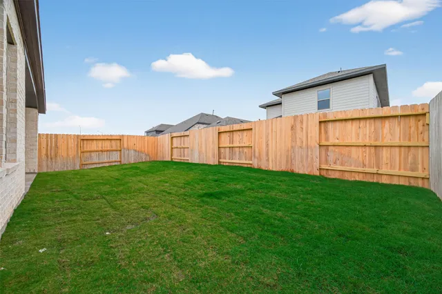 $2,400 | 5015 Bowen Pr Drive, Rosenberg, TX 77471