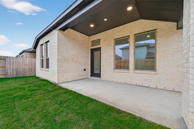 $2,400 | 5015 Bowen Pr Drive, Rosenberg, TX 77471