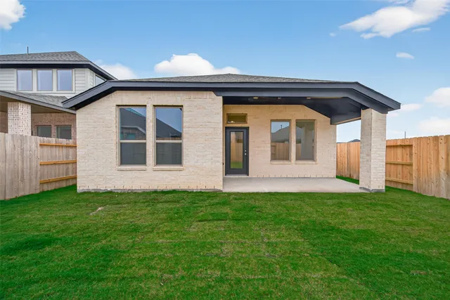 $2,400 | 5015 Bowen Pr Drive, Rosenberg, TX 77471
