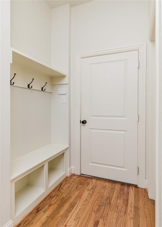 2205 State Boulevard McKinney, TX 75071 - Photo 24 of 40 Mudroom area from the direct garage walk in.