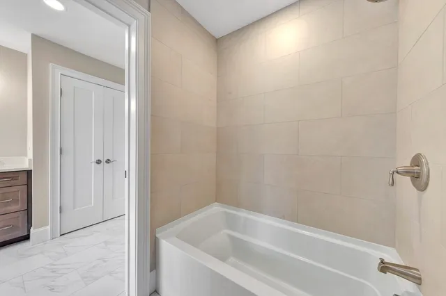 $999,900 | 30 Weber Farm Road, Unit 30, Wrentham, MA 02093