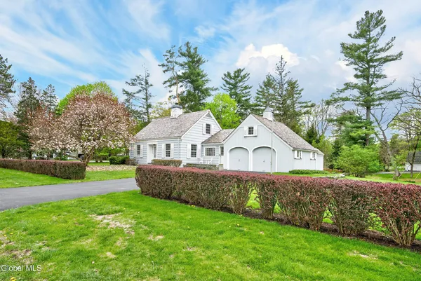 $425,000 | 2 North Helderberg Parkway, Bethlehem, NY 12159