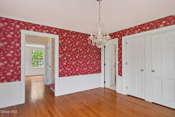 $425,000 | 2 North Helderberg Parkway, Bethlehem, NY 12159