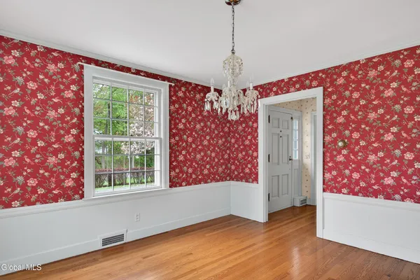 $425,000 | 2 North Helderberg Parkway, Bethlehem, NY 12159